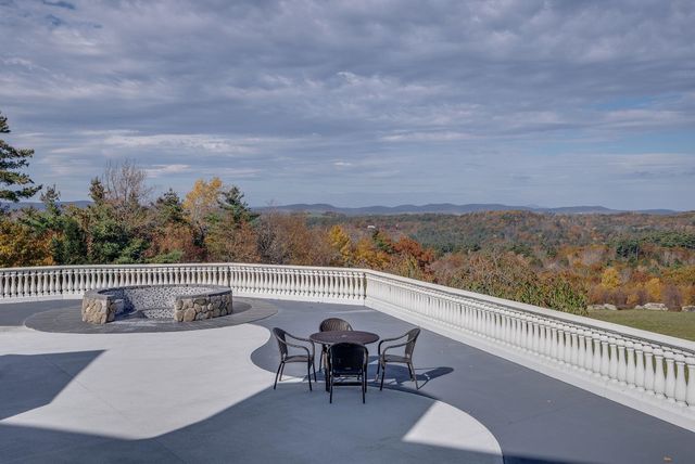 94 Foxberry Drive, New Boston, NH 03070