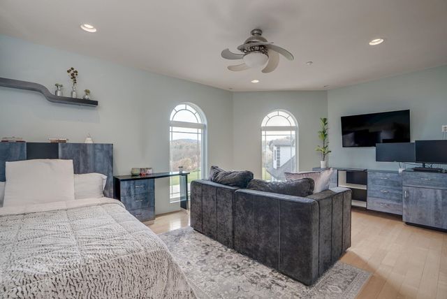 94 Foxberry Drive, New Boston, NH 03070