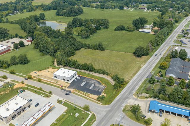 2355 Highway 31, W, White House, TN 37188