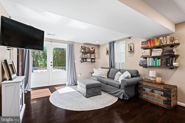 8509 RICHMOND AVE, Alexandria, VA 22309