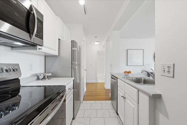 4 Charlesgate E 708, Boston, MA 02215