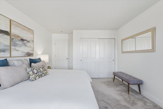 4 Charlesgate E 708, Boston, MA 02215