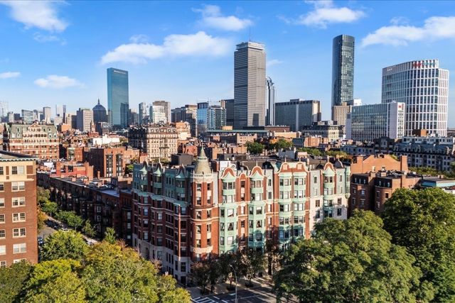 4 Charlesgate E 708, Boston, MA 02215