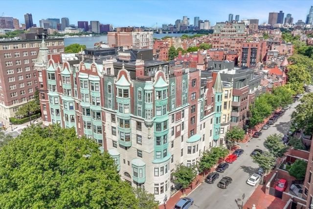 4 Charlesgate E 708, Boston, MA 02215