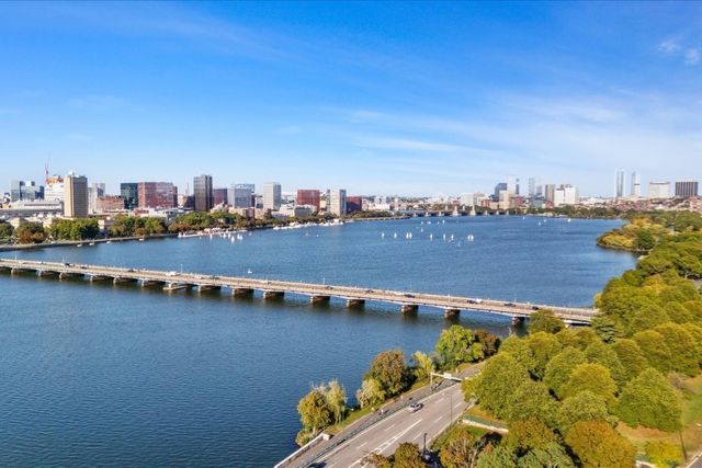 4 Charlesgate E 708, Boston, MA 02215