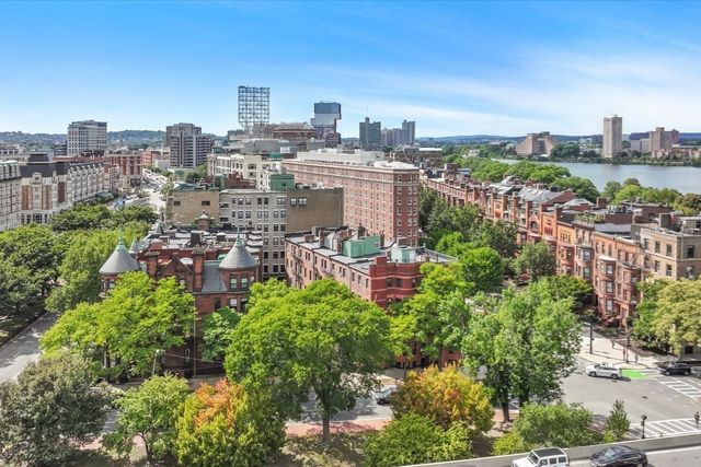 4 Charlesgate E 708, Boston, MA 02215