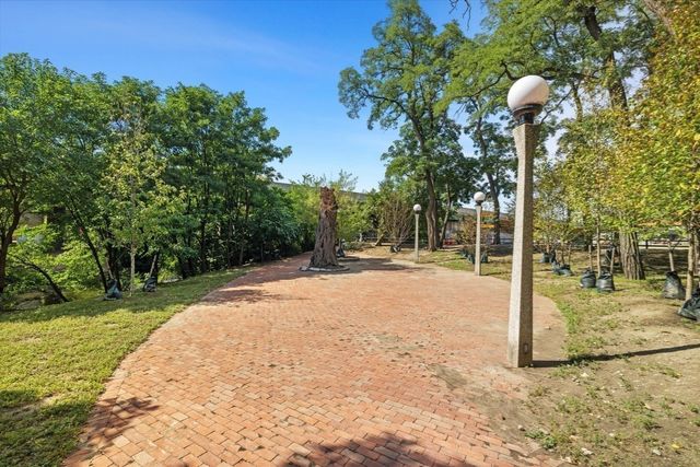 4 Charlesgate E 708, Boston, MA 02215