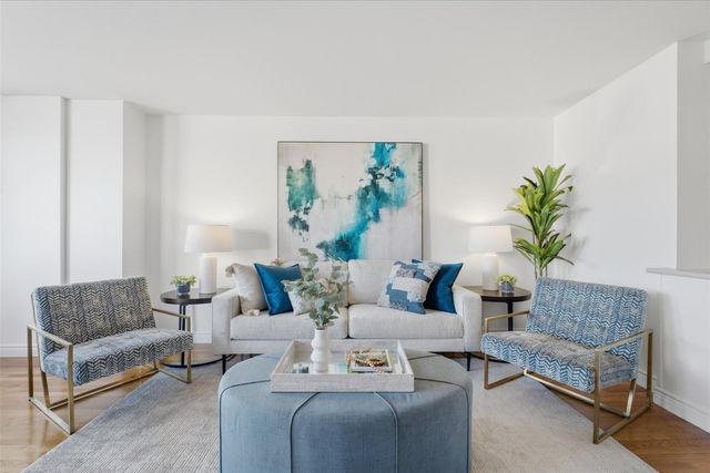 4 Charlesgate E 708, Boston, MA 02215