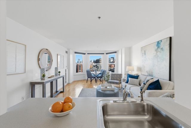 4 Charlesgate E 708, Boston, MA 02215