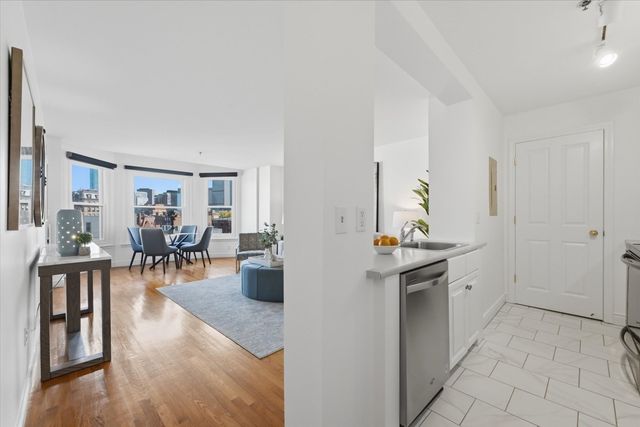 4 Charlesgate E 708, Boston, MA 02215