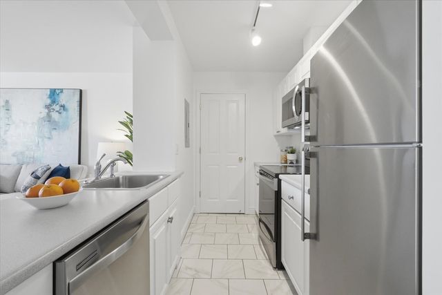 4 Charlesgate E 708, Boston, MA 02215