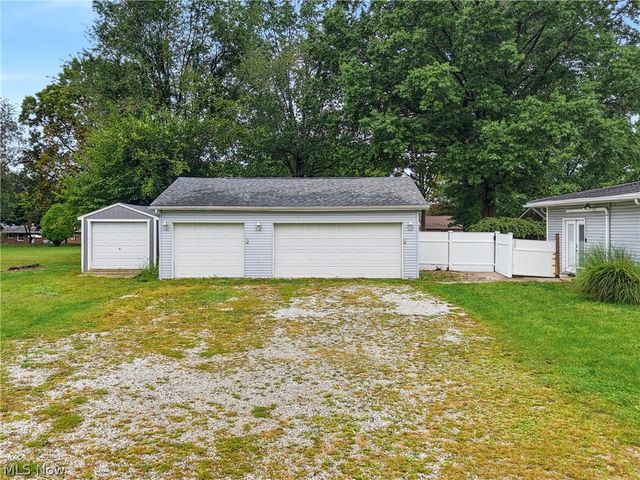 270 Magua Drive, Akron, OH 44319