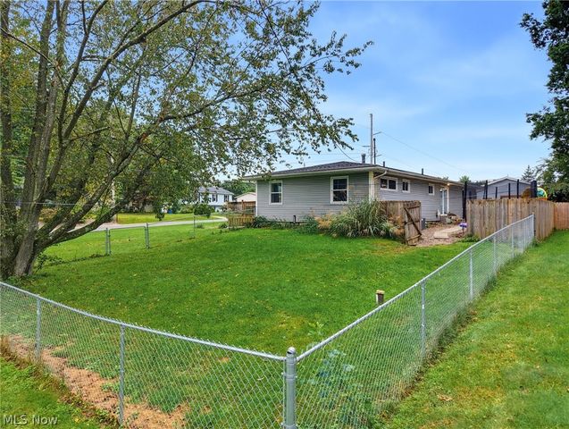 270 Magua Drive, Akron, OH 44319