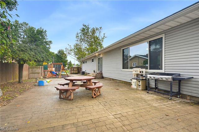 270 Magua Drive, Akron, OH 44319