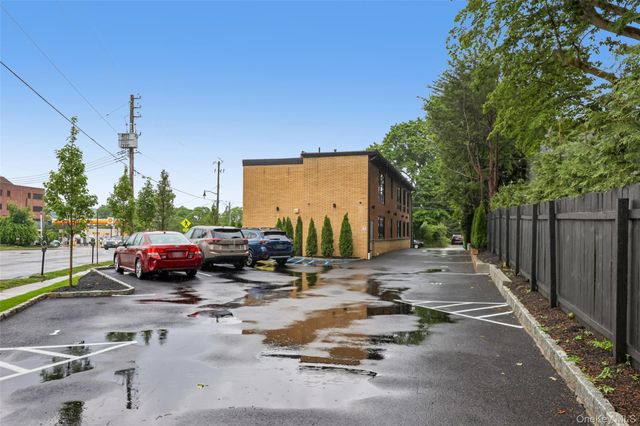325 Manville Road 102, Pleasantville, NY 10570