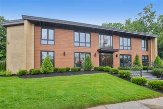 325 Manville Road 102, Pleasantville, NY 10570