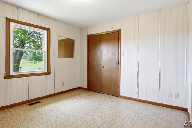 6219 SE 2nd ST, Tecumseh, KS 66542