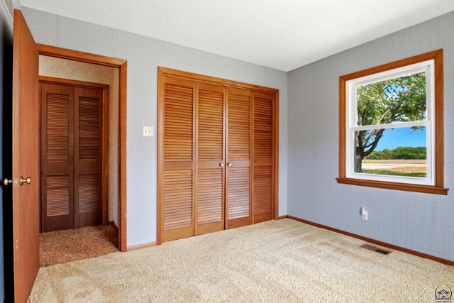 6219 SE 2nd ST, Tecumseh, KS 66542