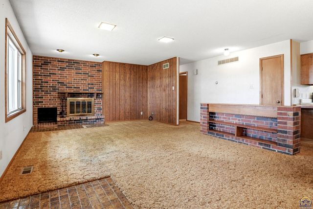 6219 SE 2nd ST, Tecumseh, KS 66542