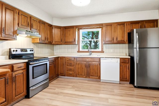 6219 SE 2nd ST, Tecumseh, KS 66542