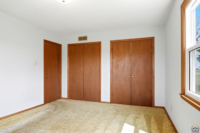 6219 SE 2nd ST, Tecumseh, KS 66542