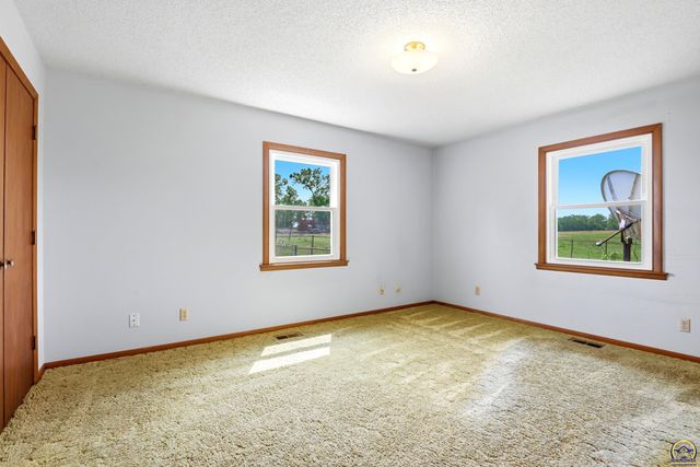 6219 SE 2nd ST, Tecumseh, KS 66542