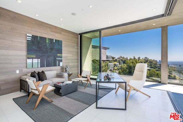 9406 Lloydcrest Drive, Beverly Hills, CA 90210