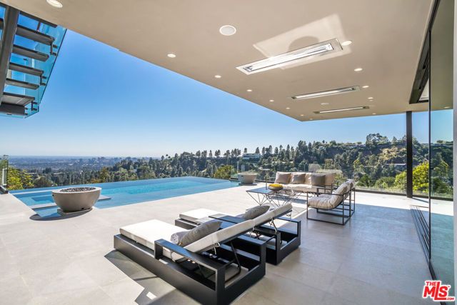 9406 Lloydcrest Drive, Beverly Hills, CA 90210