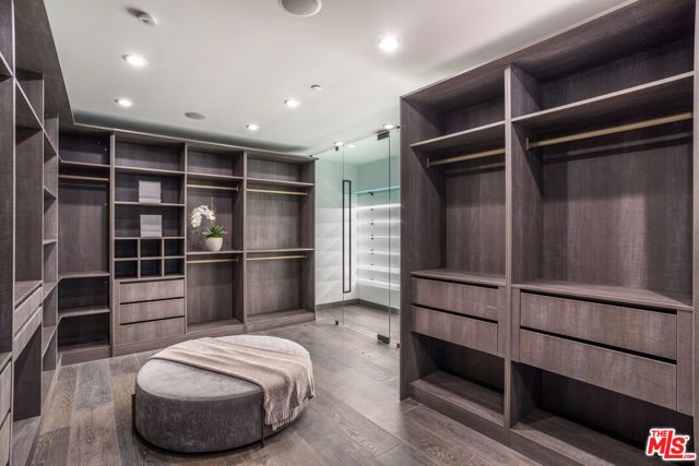 9406 Lloydcrest Drive, Beverly Hills, CA 90210