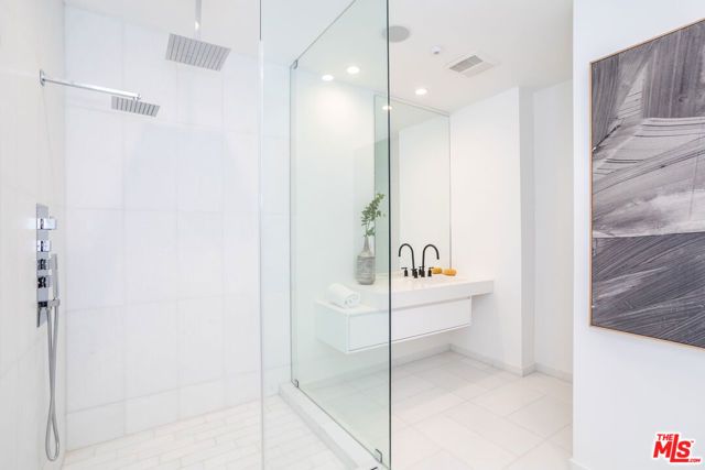 9406 Lloydcrest Drive, Beverly Hills, CA 90210