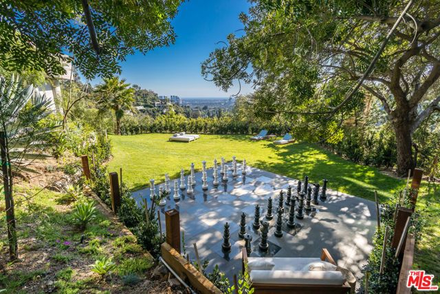 9406 Lloydcrest Drive, Beverly Hills, CA 90210