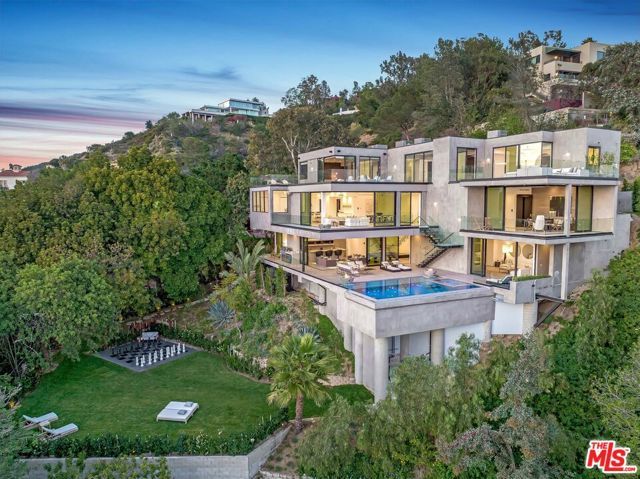 9406 Lloydcrest Drive, Beverly Hills, CA 90210