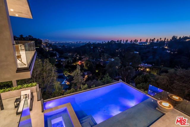 9406 Lloydcrest Drive, Beverly Hills, CA 90210
