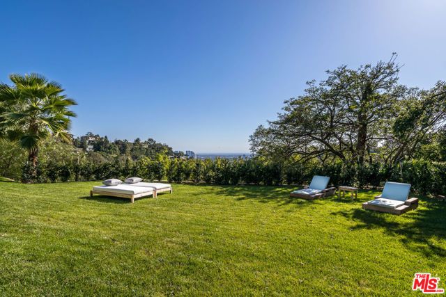 9406 Lloydcrest Drive, Beverly Hills, CA 90210