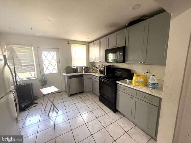 5819 LARCHWOOD AVE, Philadelphia, PA 19143