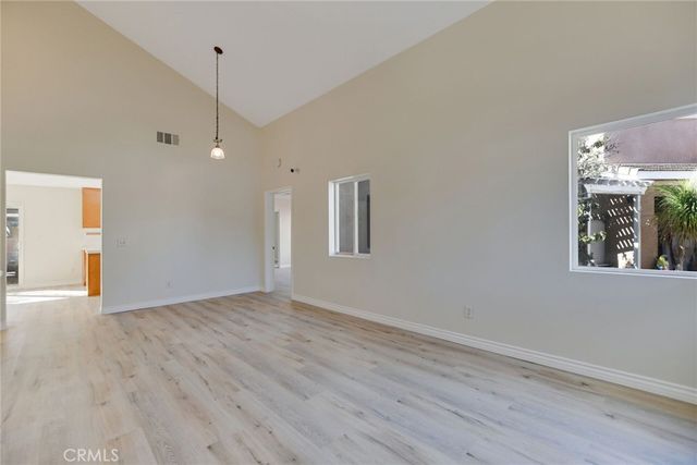 5244 Holstein, Jurupa Valley, CA 92509