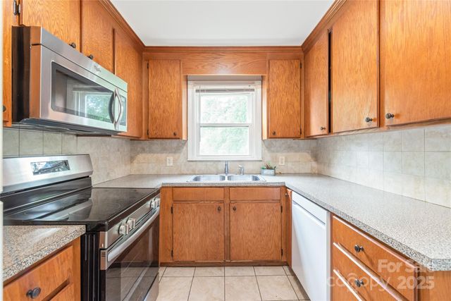 104 Willetta Drive, Charlotte, NC 28217