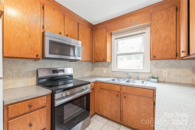 104 Willetta Drive, Charlotte, NC 28217