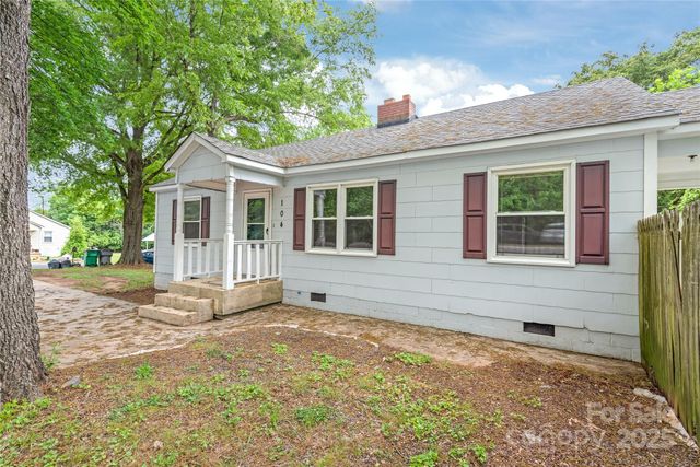 104 Willetta Drive, Charlotte, NC 28217