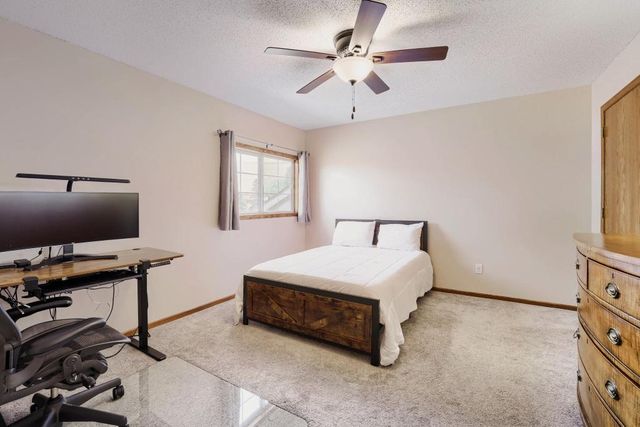 1915 E 122nd Street, Burnsville, MN 55337