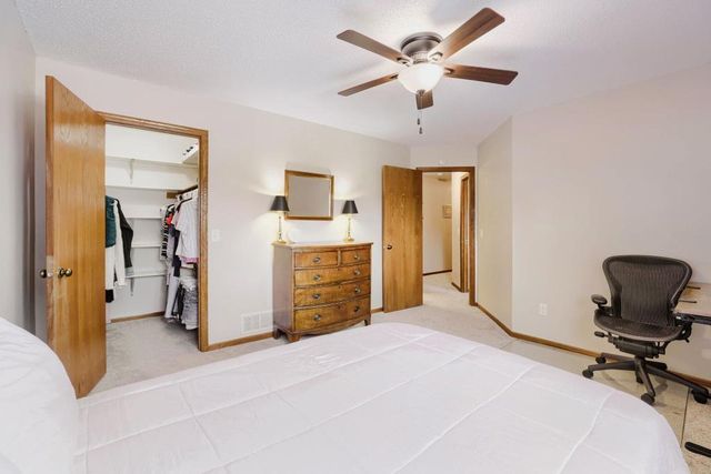 1915 E 122nd Street, Burnsville, MN 55337