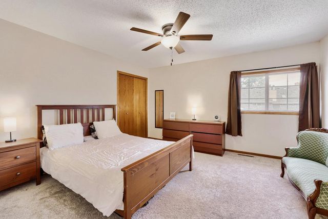 1915 E 122nd Street, Burnsville, MN 55337