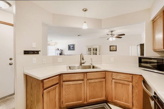 1915 E 122nd Street, Burnsville, MN 55337