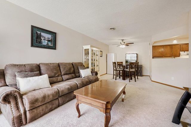 1915 E 122nd Street, Burnsville, MN 55337