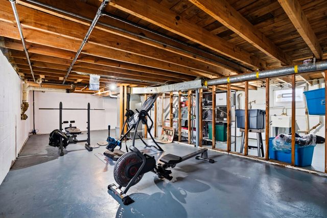 1216 W 37th Place, Hobart, IN 46342