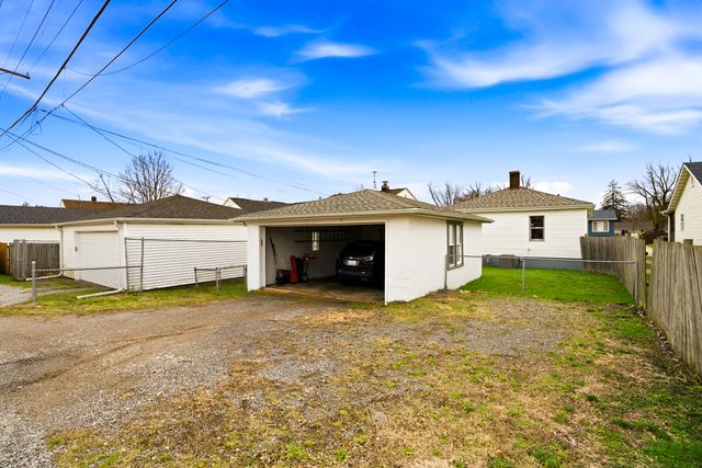 1216 W 37th Place, Hobart, IN 46342