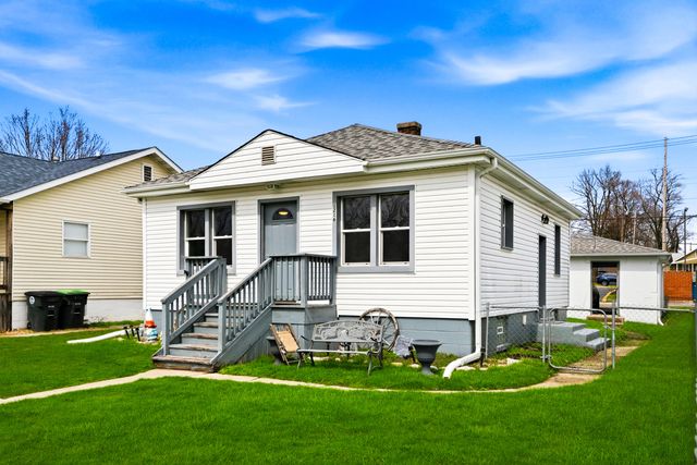 1216 W 37th Place, Hobart, IN 46342