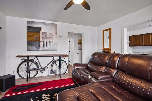 1216 W 37th Place, Hobart, IN 46342