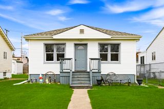 1216 W 37th Place, Hobart, IN 46342