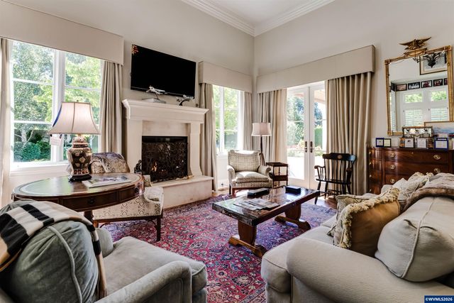 2628 Edgewater Dr, Eugene, OR 97401